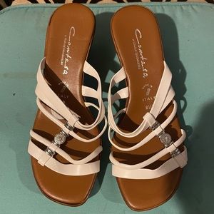 Contessa White Wedge Sandals Size: 8.5 $12